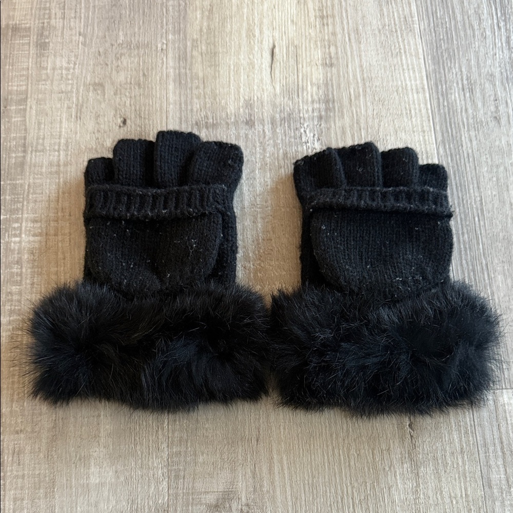 Black fur fingerless gloves